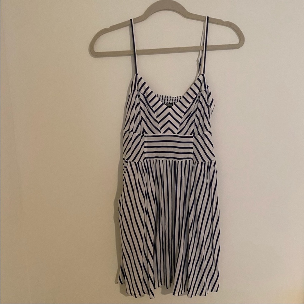 Express white and navy striped sun dress small